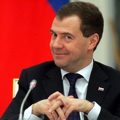 Медведева эвакуировали с форума