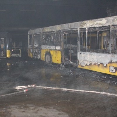 В Киеве загорелся автобусный парк (фото)