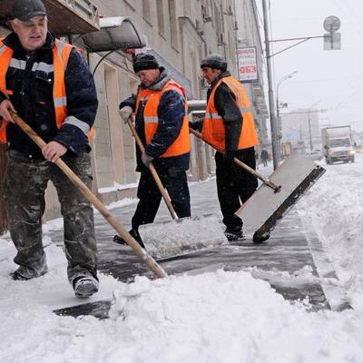 Коммунальщики рассказали, как ремонтируют столичные дороги в морозы