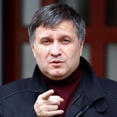 Аваков выступил за блокаду Донбасса «за исключением критического импорта»