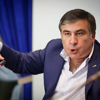 Саакашвили сказал, что Яценюк и Порошенко вместе встречаются с Ахметовым