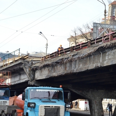 Презентовали три лучших проекта нового Шулявского моста