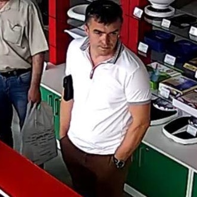 Состоятельный мужчина в Киеве опозорился на краже товара за 600 грн. (видео)