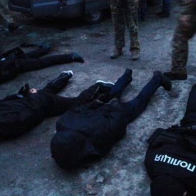 В Запорожье задержали 9 жителей Донбасса, которые под видом полицейских совершали разбойные нападения
