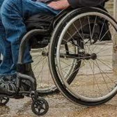В Харькове мужчина на инвалидной коляске овладел пятью специальностями