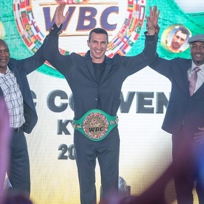 Владимир Кличко получил золотой пояс чемпиона WBC