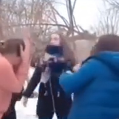 В Житомире девушки-подростки избили сверстницу и записали это на видео