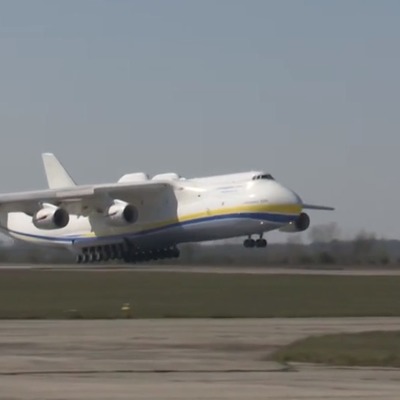 В Украину прибыл самолет с рекордным объемом медицинского груза