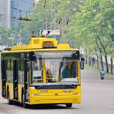 Жители Троещины просят запустить троллейбус до вокзала
