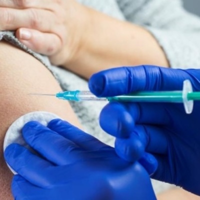 Прививка от гриппа может облегчить течение COVID-19