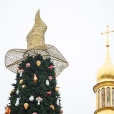 На главной елке Украины поменяют верхушку
